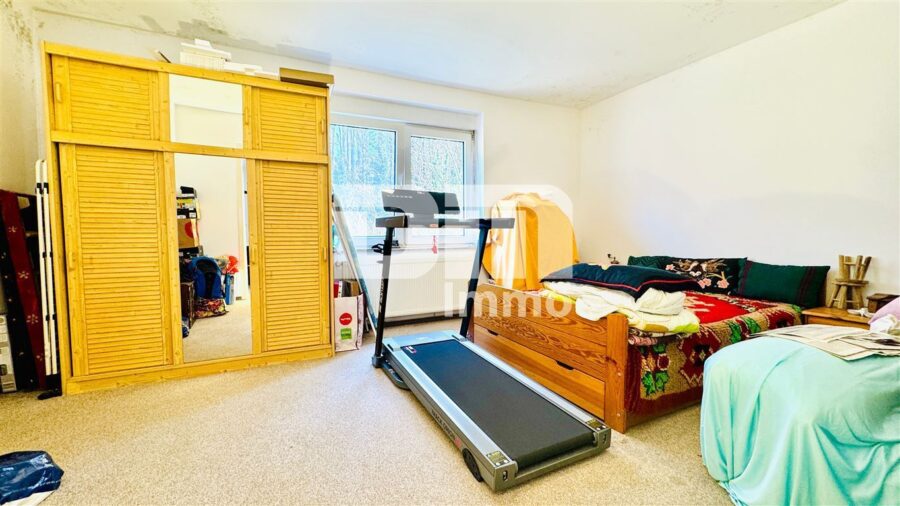 Charmantes Raumwunder in Birkenfelde: Historisches Fachwerk trifft auf solide Moderne - OG Schlafzimmer 2